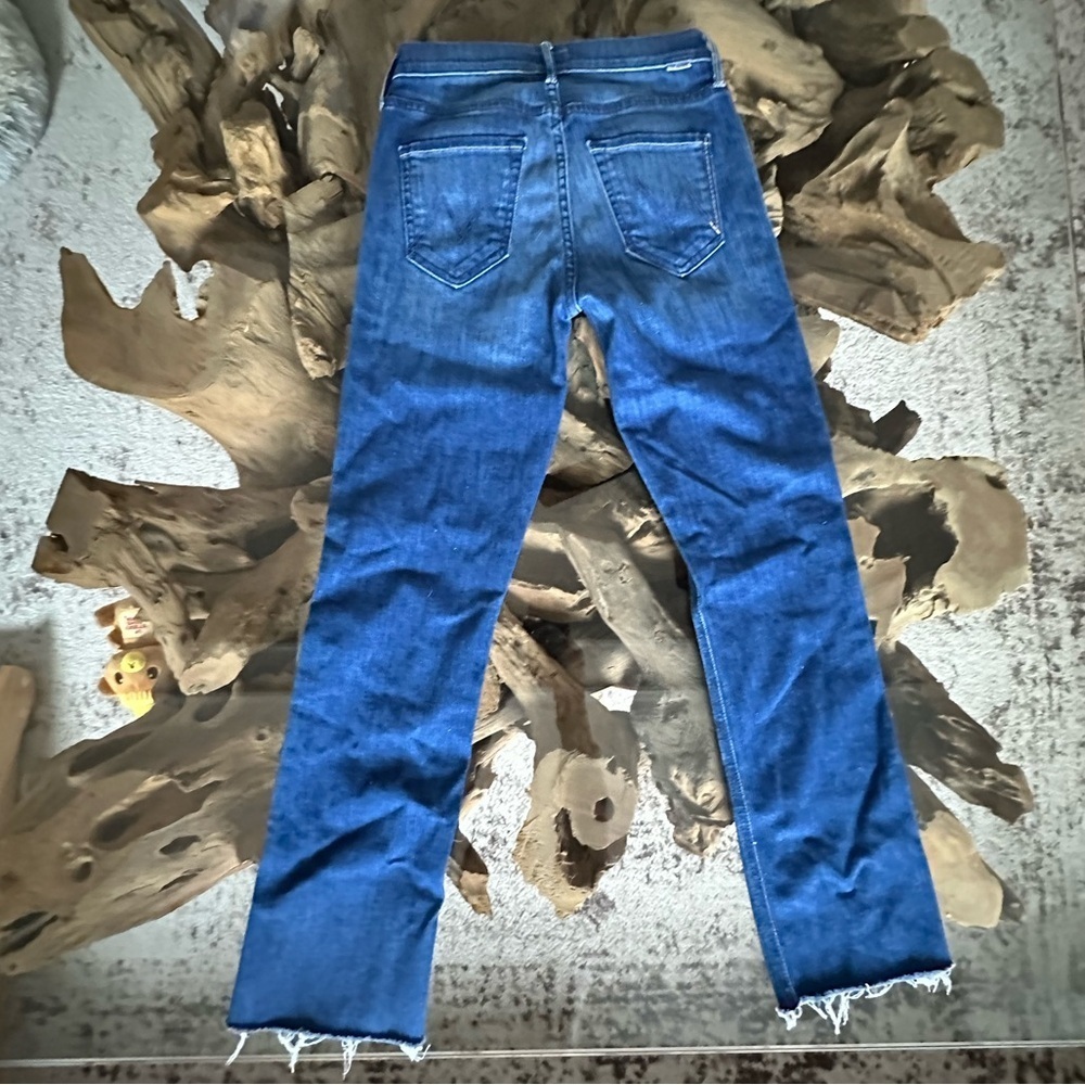 MOTHER Mid Rise Dazzler Crop Fray Jeans “Squeeze It” NWOT— 25, Signature Fit - Picture 16 of 16